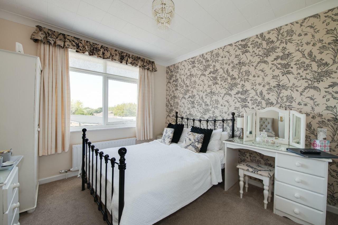 The Coast Yard B & B Chalet Hotel 셀시 외부 사진